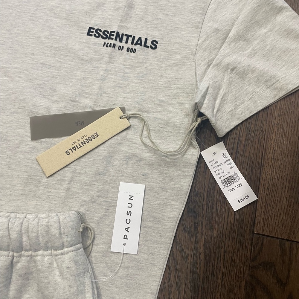 Essentials fear of god light oatmeal tee shirt and shorts full set - Picture 3 of 5